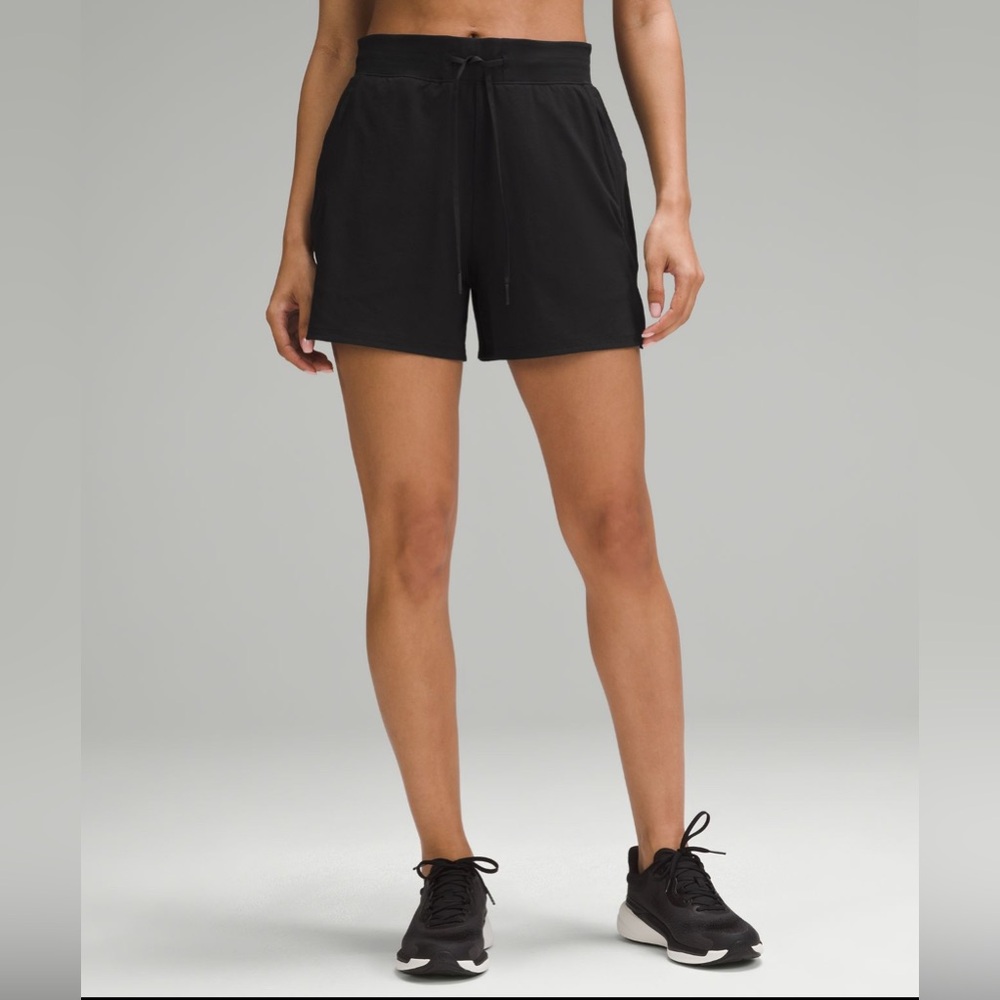 Lululemon Athletica License to Train HR Short 4”, Size 6, Black, NWT